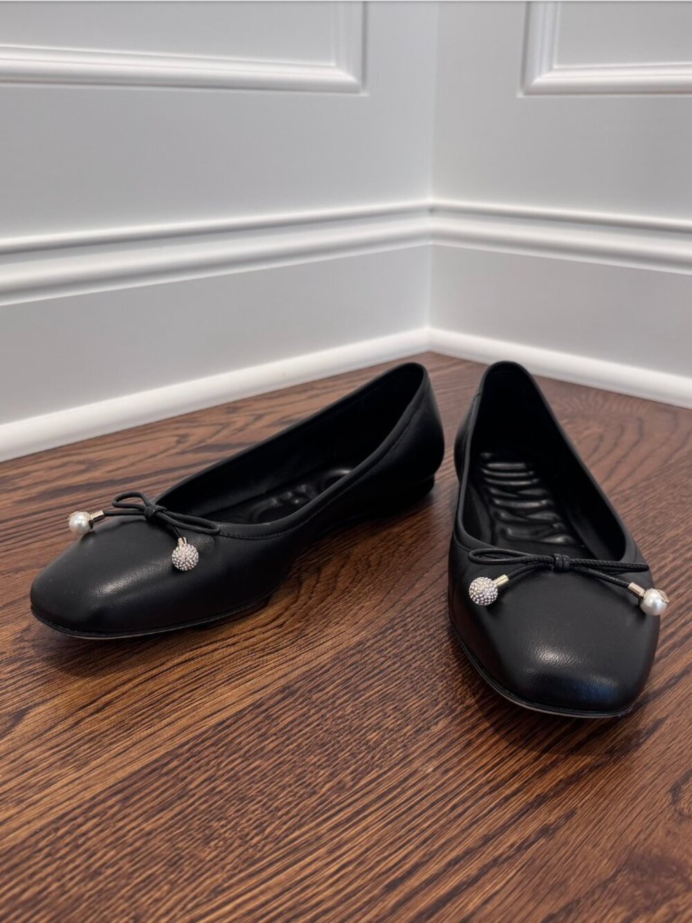 Jimmy Choo Black Leather Elme Flats with Crystal & Pearl Bow EU 38.5/U.S. 8-8.5